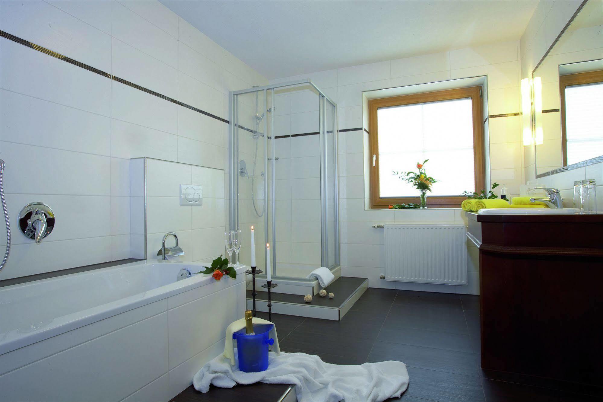 Alpenhotel Ernberg روتته المظهر الخارجي الصورة